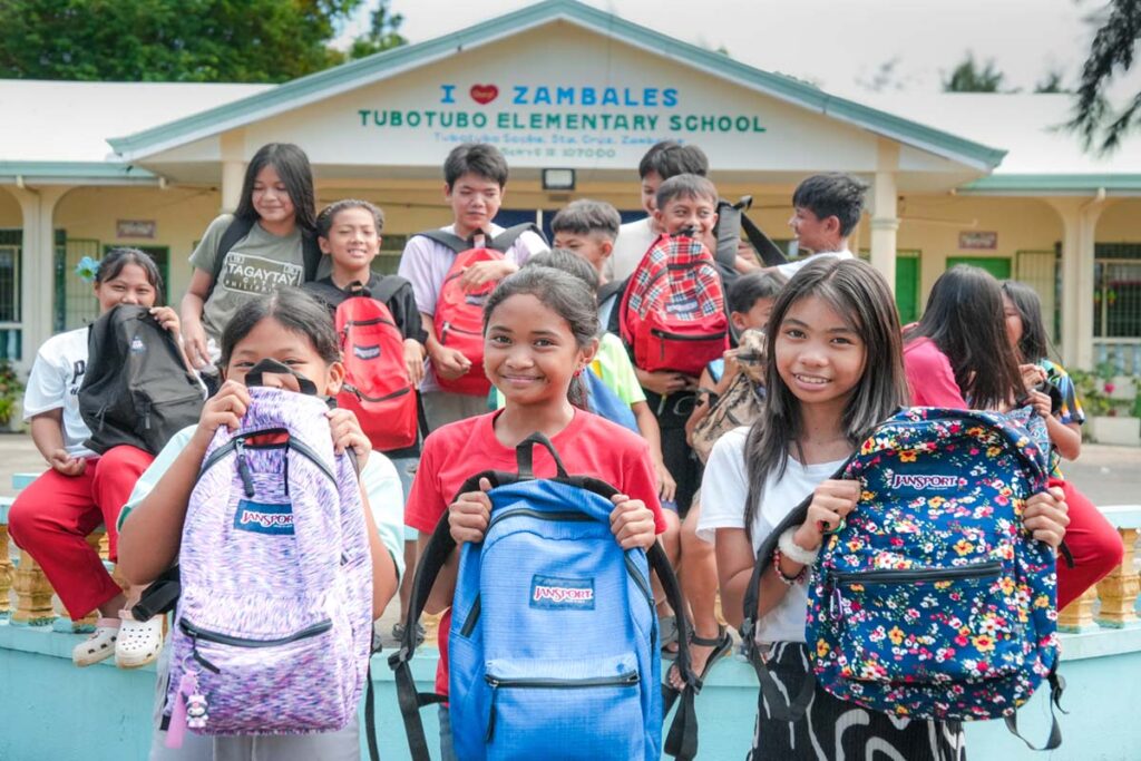 School Supplies to Tubo Tubo South - Eramen Minerals Inc.