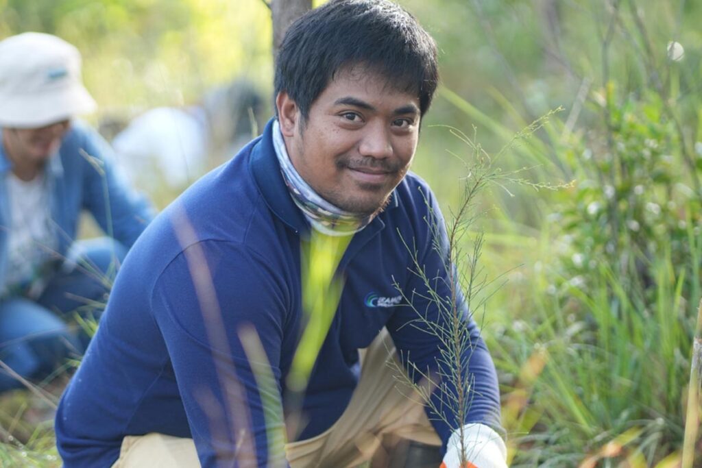 Tree Planting Activity and Environmental Symposium - Eramen Minerals Inc.